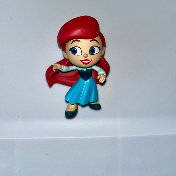 Funko pop minis Ariel and Eric little mermaid prince Eric vinyl figures - Picture 10 of 12